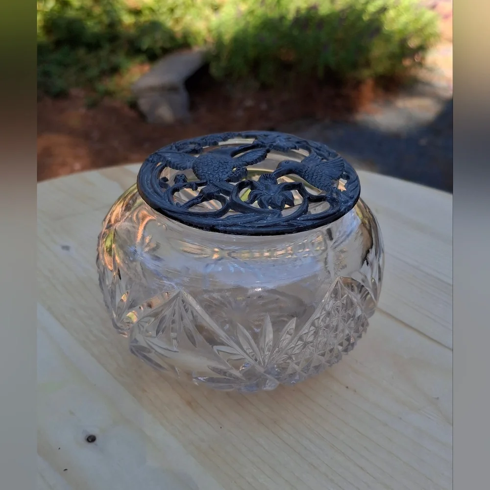 Vintage Clear Cut Glass Vanity Jar Hair Receiver Popourri Jar